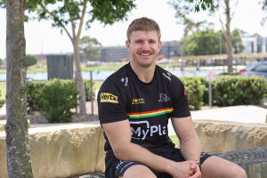 Garner signs contract extension with the Panthers